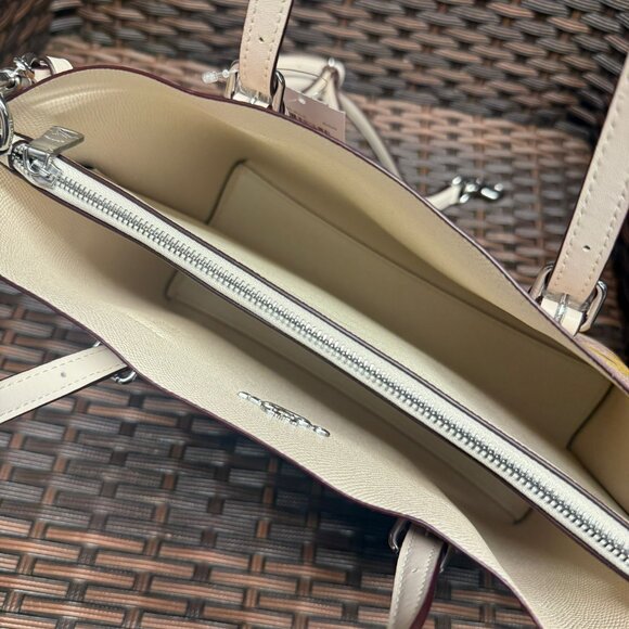 coach Mollie Tote Bag 25 In Signature Canvas With Floral Print cbt23 - Picture 6 of 7